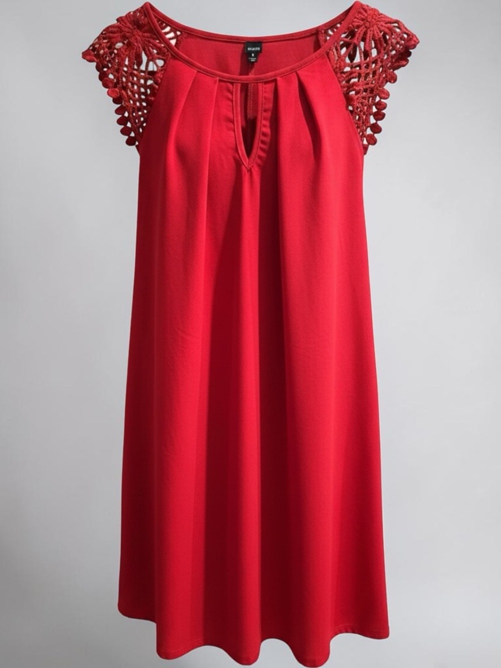 SHEIN Red Crochet Cap-Sleeve Keyhole Tank. 3X, but fits small